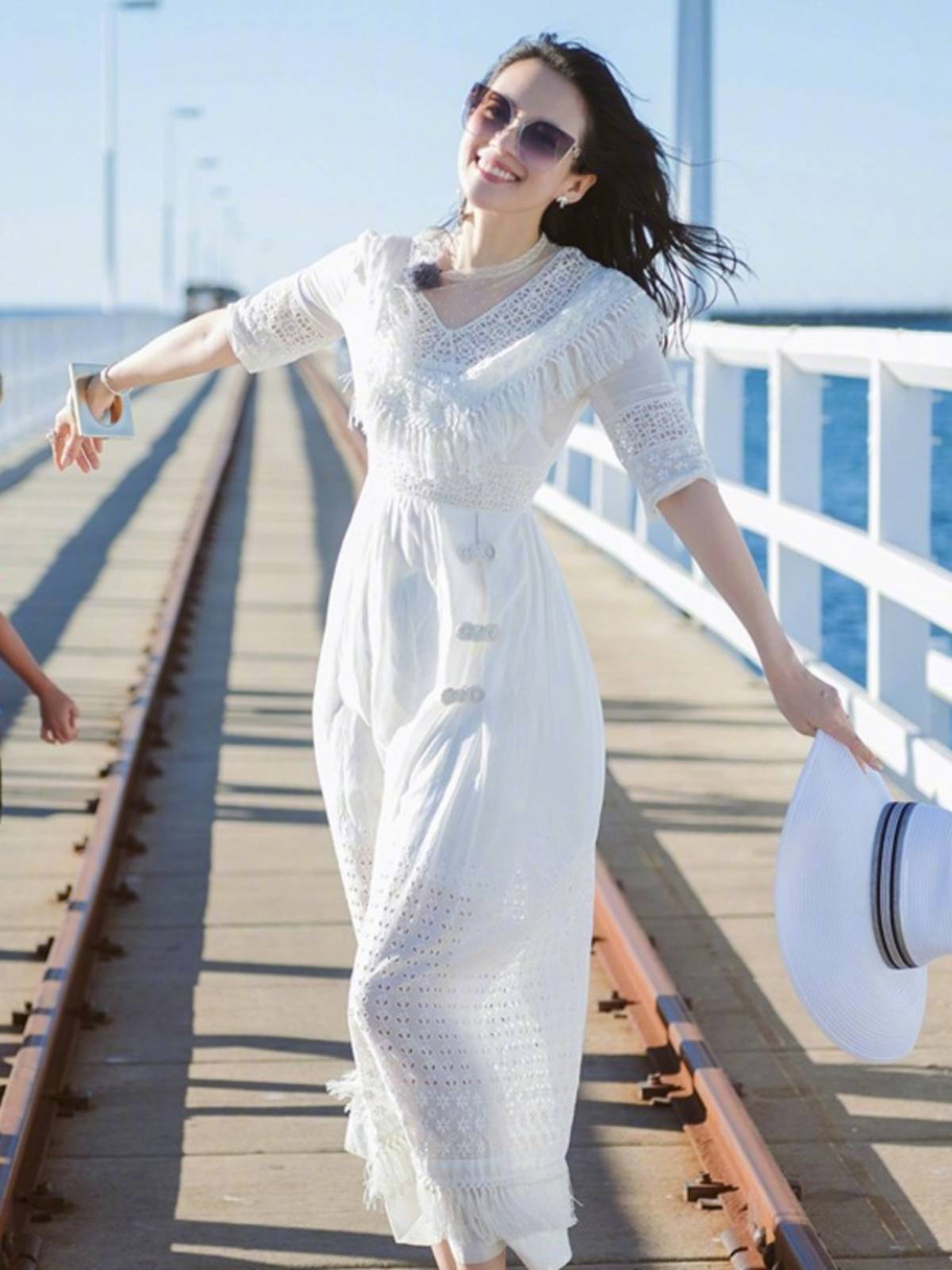 Zhang Ziyi's star 2024 spring and summer new lace dress Fairy beach skirt temperament seaside vacation long skirt