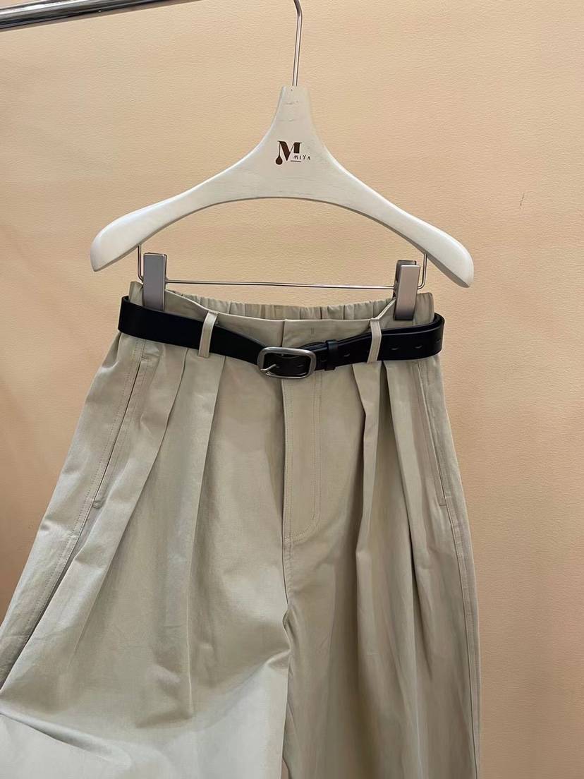 Meaduo simple niche design imported fabric three -dimensional tailoring versic thin, loose, pleated casual trousers