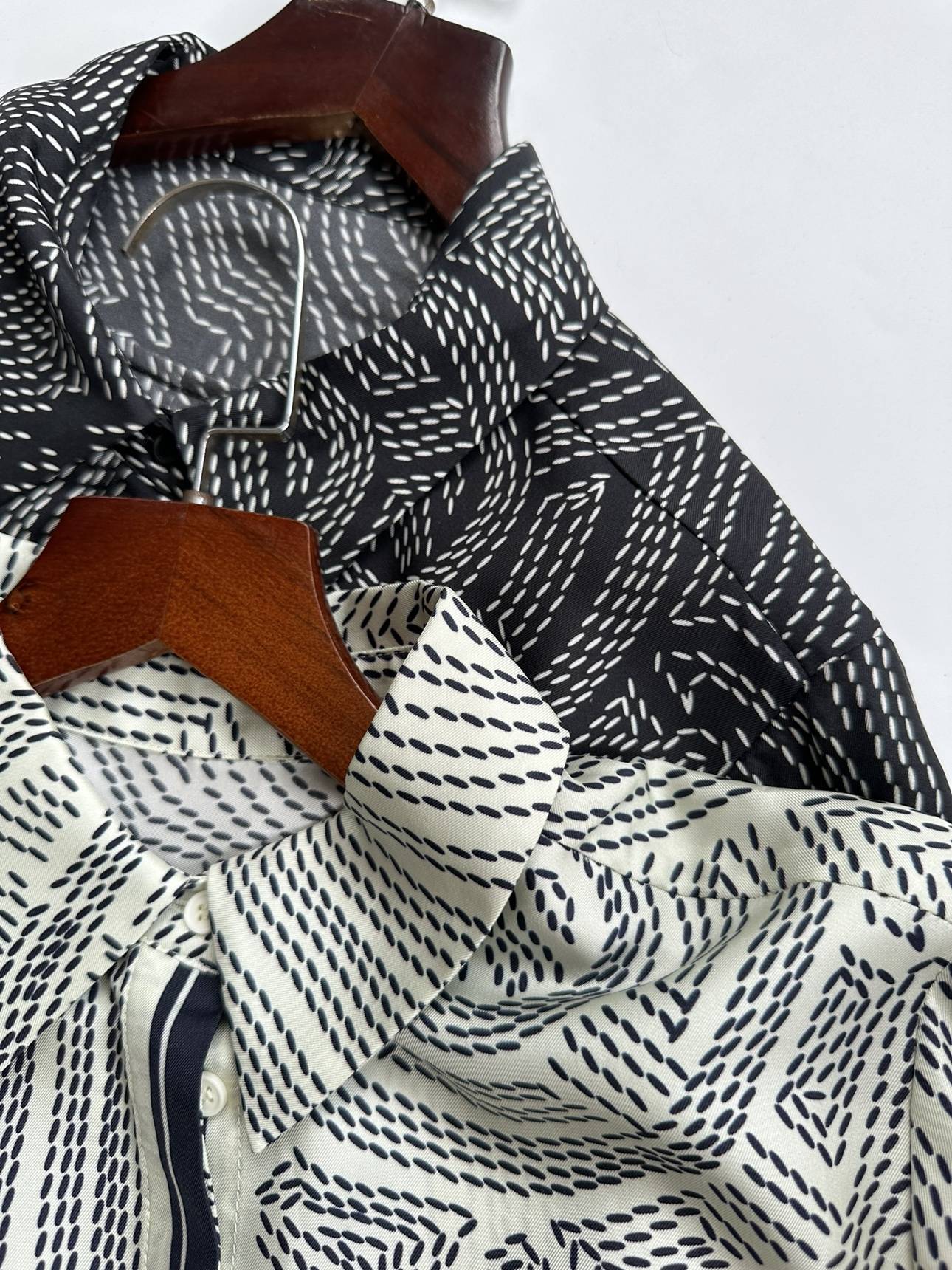 Factory reputation is good, huge look, carriage design, heavy silk oblique silk long -sleeved shirt female
