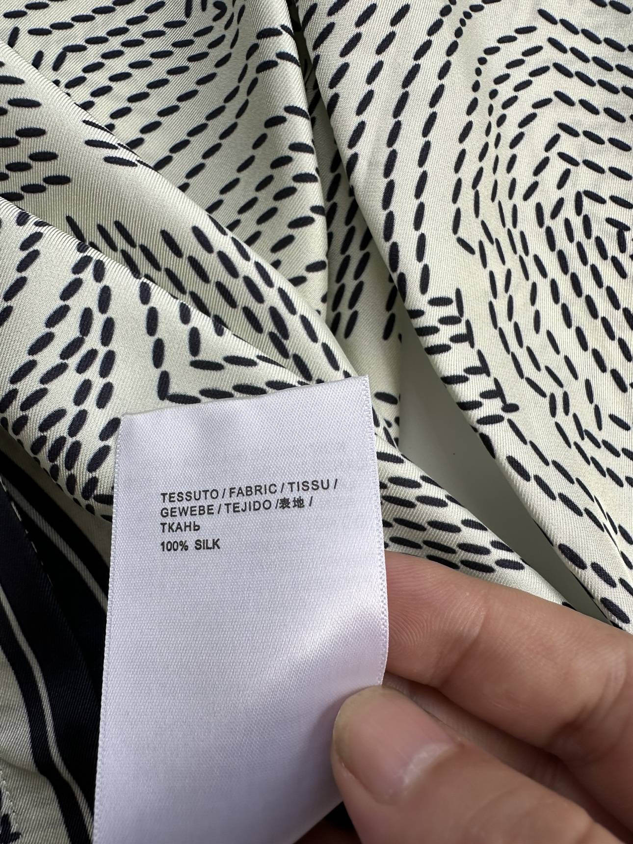 Factory reputation is good, huge look, carriage design, heavy silk oblique silk long -sleeved shirt female