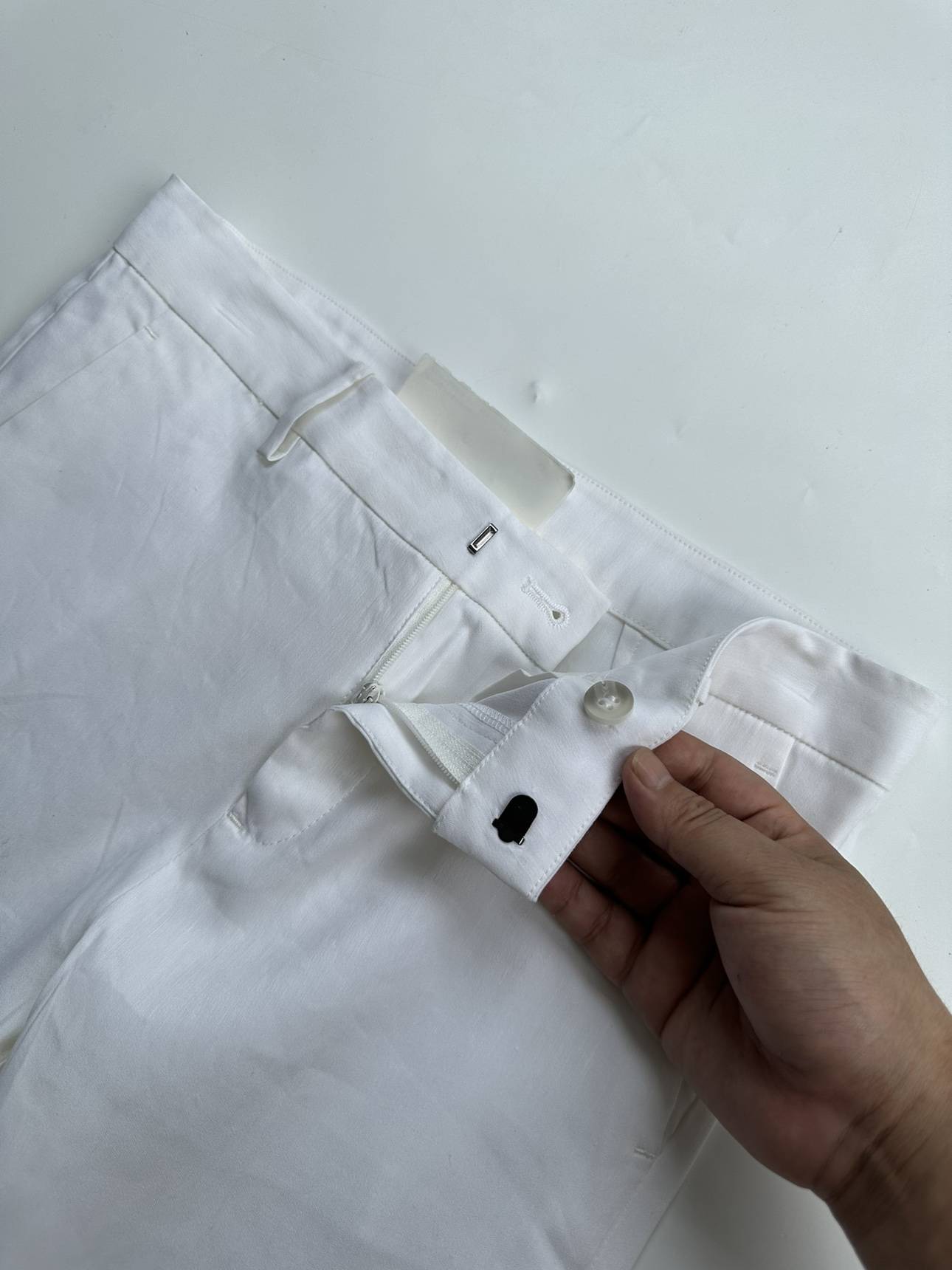 Chao praise!Outstanding quality ~ TH theory, giant is thin, linen blended and casual trousers.