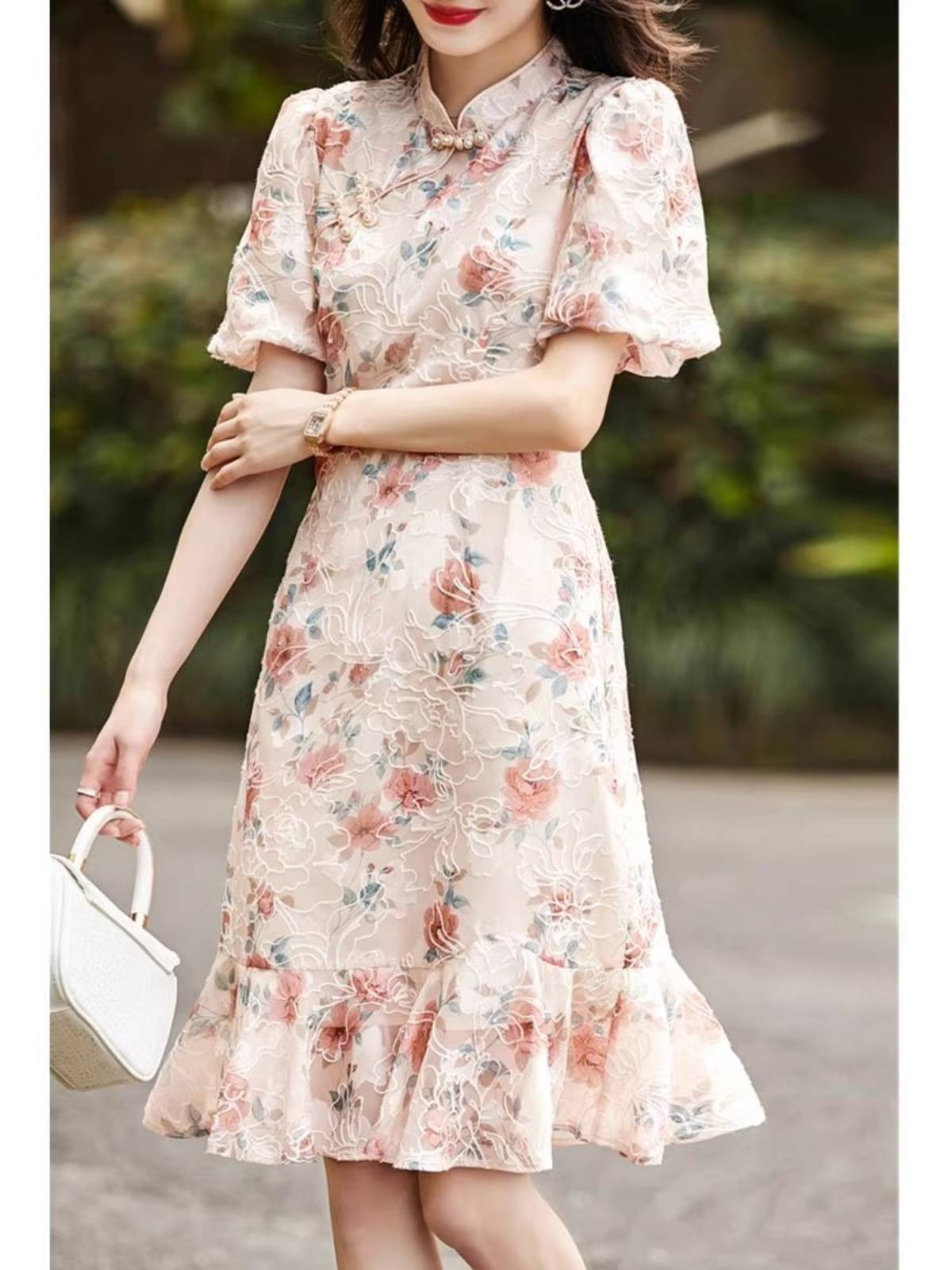 Original single women's high -end retro aged embroidery network gauze buckle waist waist thin cheongsam floral floral dress