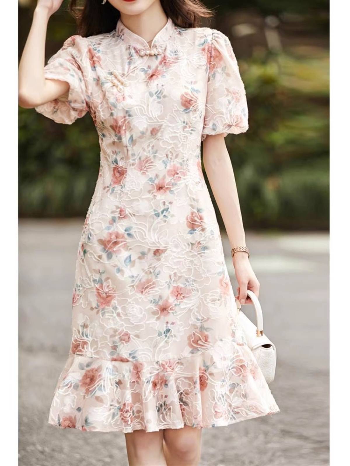 Original single women's high -end retro aged embroidery network gauze buckle waist waist thin cheongsam floral floral dress