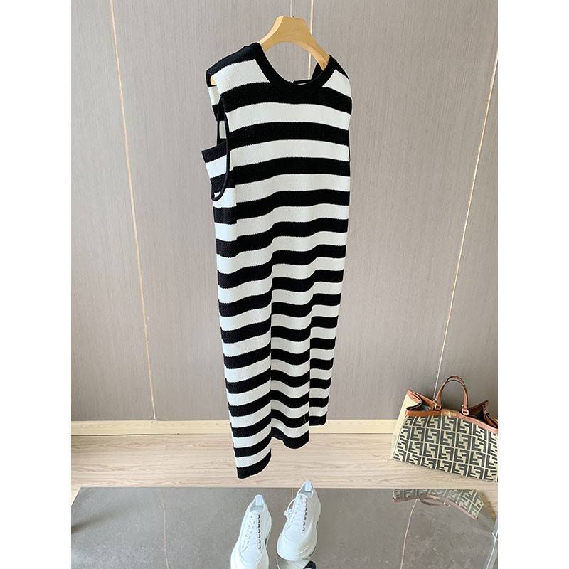 Counter withdrawal single big -name women's sleeveless classic striped classic striped straight color straight loose dress female summer