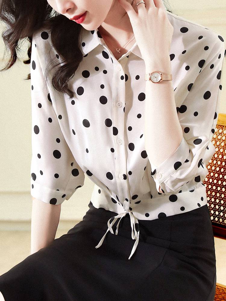 Picking up the leak counters to withdraw the tail single big -name wave dot shirt, the female summer silk silk foreign qi reduction top