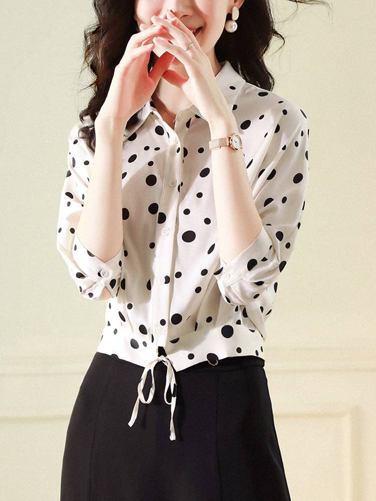 Picking up the leak counters to withdraw the tail single big -name wave dot shirt, the female summer silk silk foreign qi reduction top