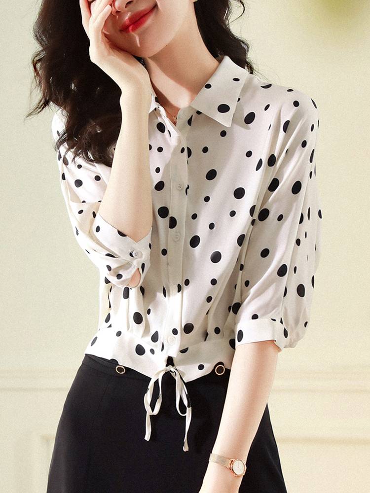 Picking up the leak counters to withdraw the tail single big -name wave dot shirt, the female summer silk silk foreign qi reduction top