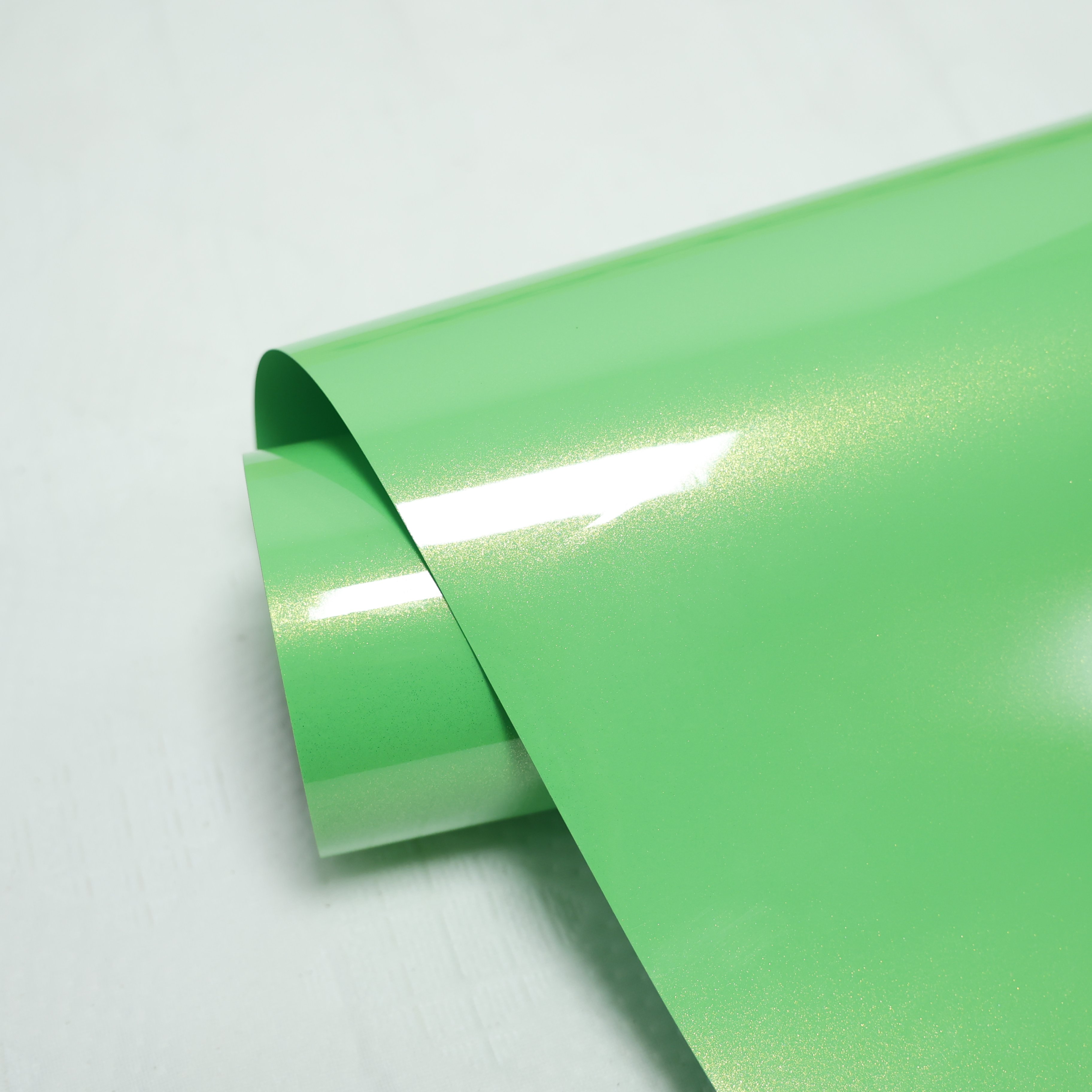 Self-healing Glossy HIGHCOOL Anti Scratches 6.5mil PVC Car Wrap Film Super Fancy Apple Green Full Tint Color Changing Car Film