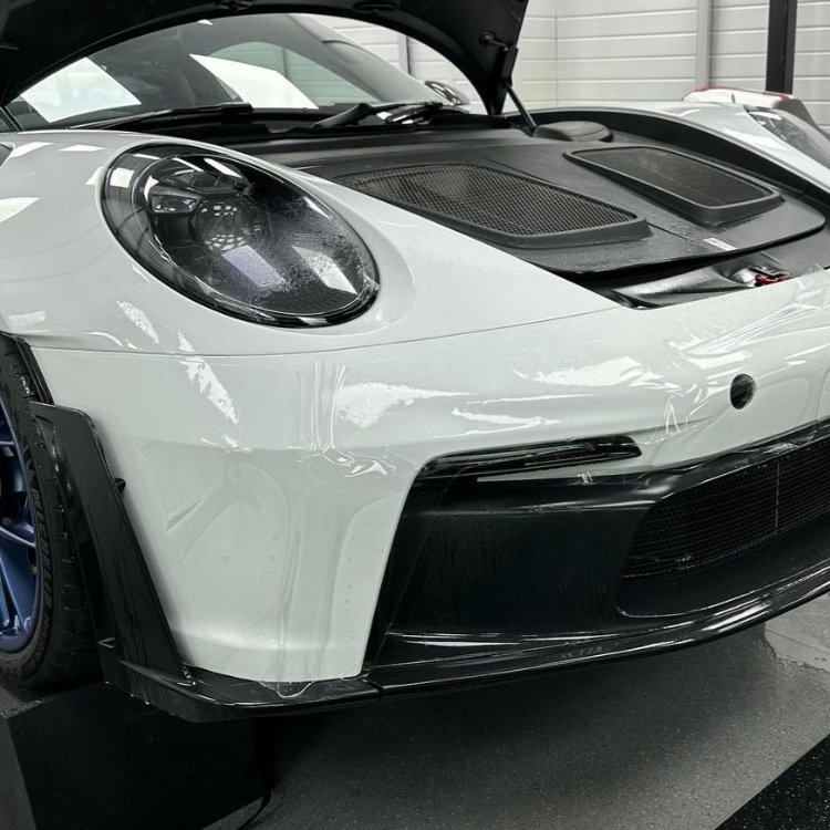 Premium 8.5MIL Clear Car Films High Gloss TPU Paint Protection Film Easy Maintenance with High Gloss for Vehicle Body Roll Shape