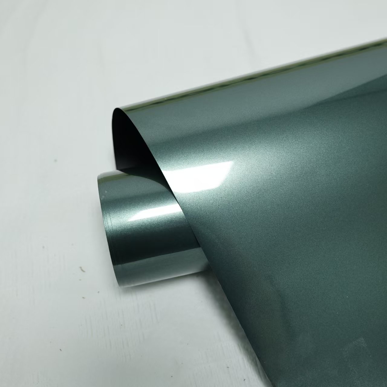 High Quality 6.5mil PVC Car Wrap Film Metal fir green Self-Healing Glossy Anti-Scratches Full Tint Color Changing Car Film