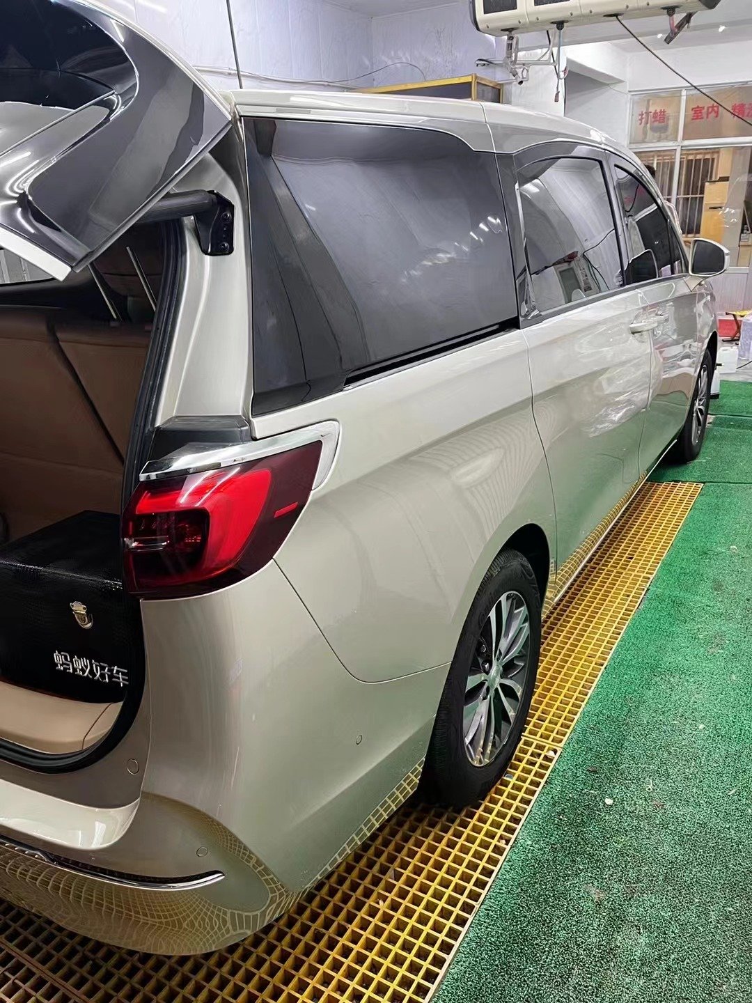 Ppf 7.5mil hydrophobic glossy Self Healing Anti Scratch Oem Car Film Tpu Ppf Paint Protection Film for car body protection