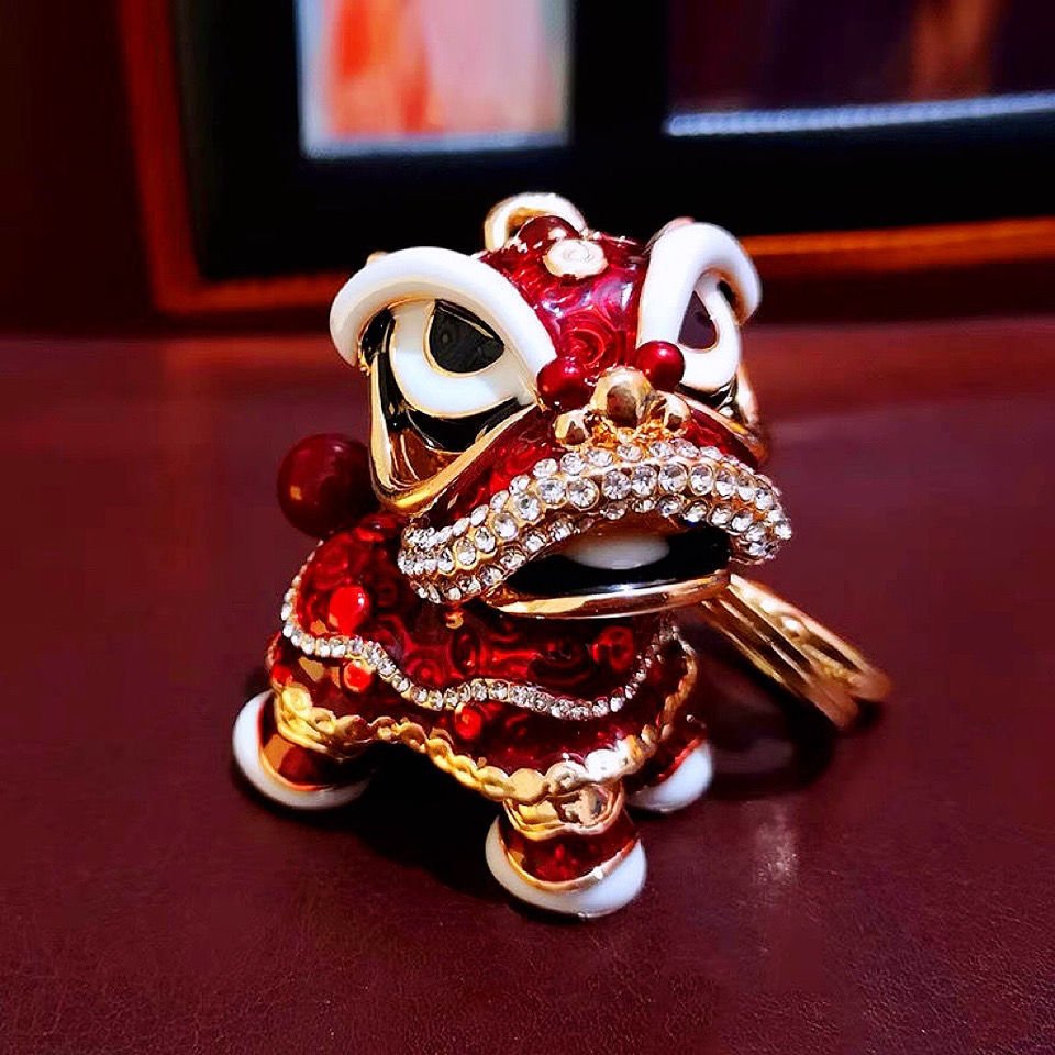 Chinese Traditional Lion Dance Miniature Keychains Diamond Encrusted Metal Keychains Backpack Car Key Chains for New Year Gifts