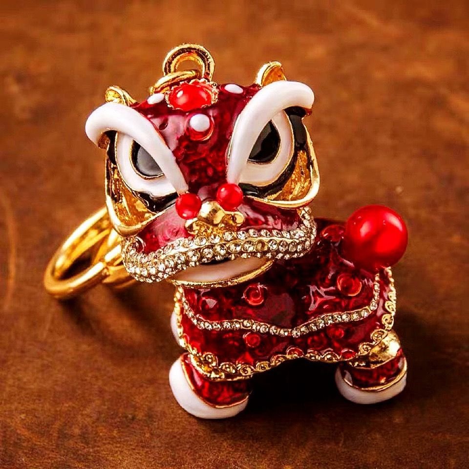 Chinese Traditional Lion Dance Miniature Keychains Diamond Encrusted Metal Keychains Backpack Car Key Chains for New Year Gifts