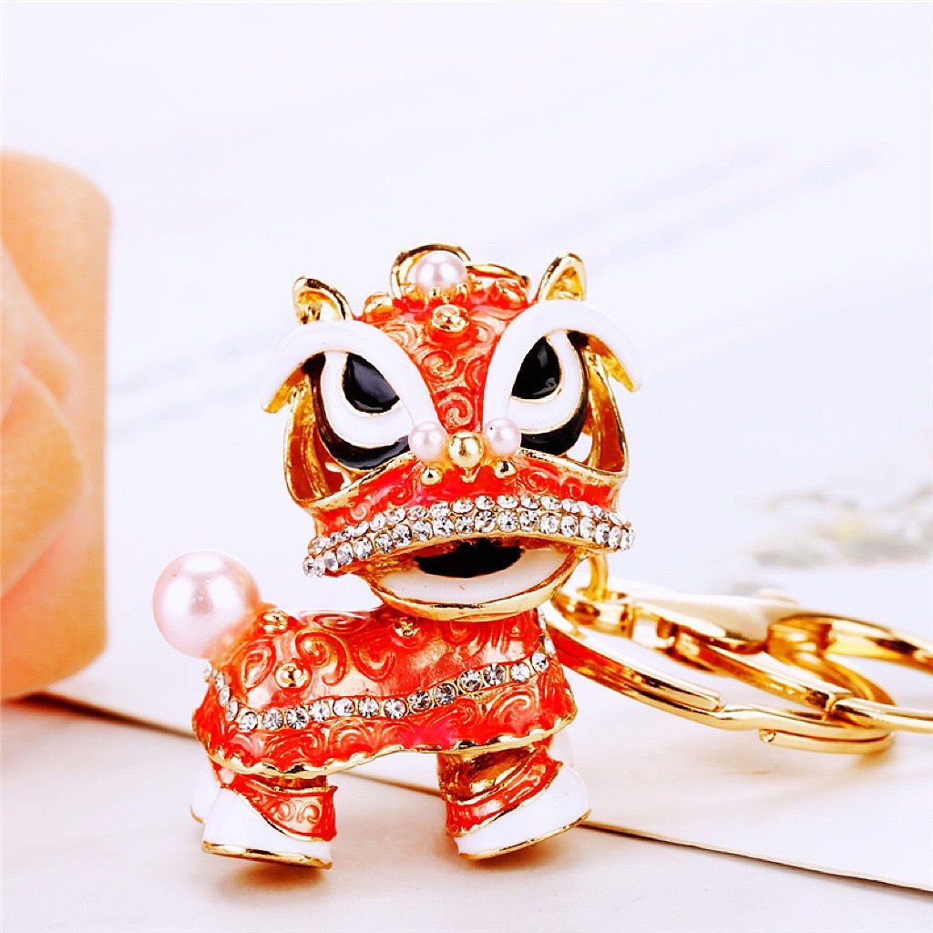 Chinese Traditional Lion Dance Miniature Keychains Diamond Encrusted Metal Keychains Backpack Car Key Chains for New Year Gifts