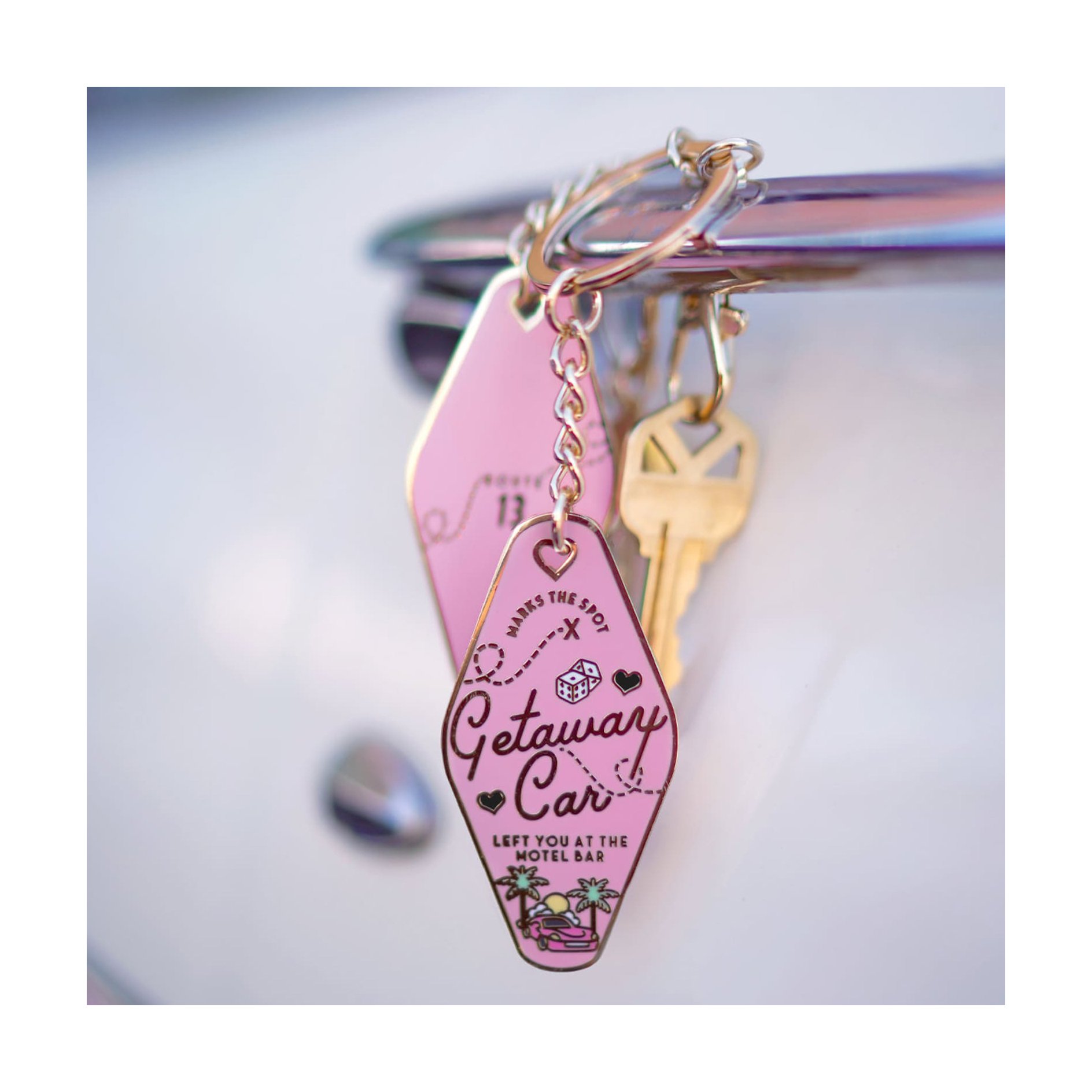 Getaway Car Taylor Motel Metal Keyrings,Swifties Car Keys Accessories,Mini Motel Enamel Keychain For Swiftie Fans Gift