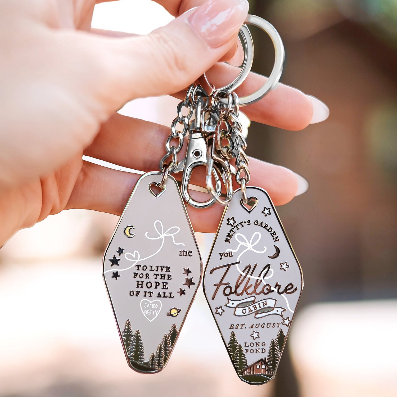 Getaway Car Taylor Motel Metal Keyrings,Swifties Car Keys Accessories,Mini Motel Enamel Keychain For Swiftie Fans Gift