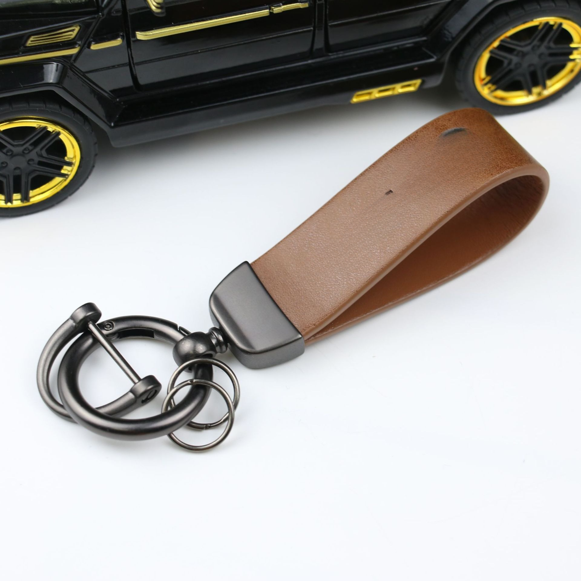 Wholesale Custom Design Mini Number Plate Brand Logo Car Keychain Metal Leather Key Chain