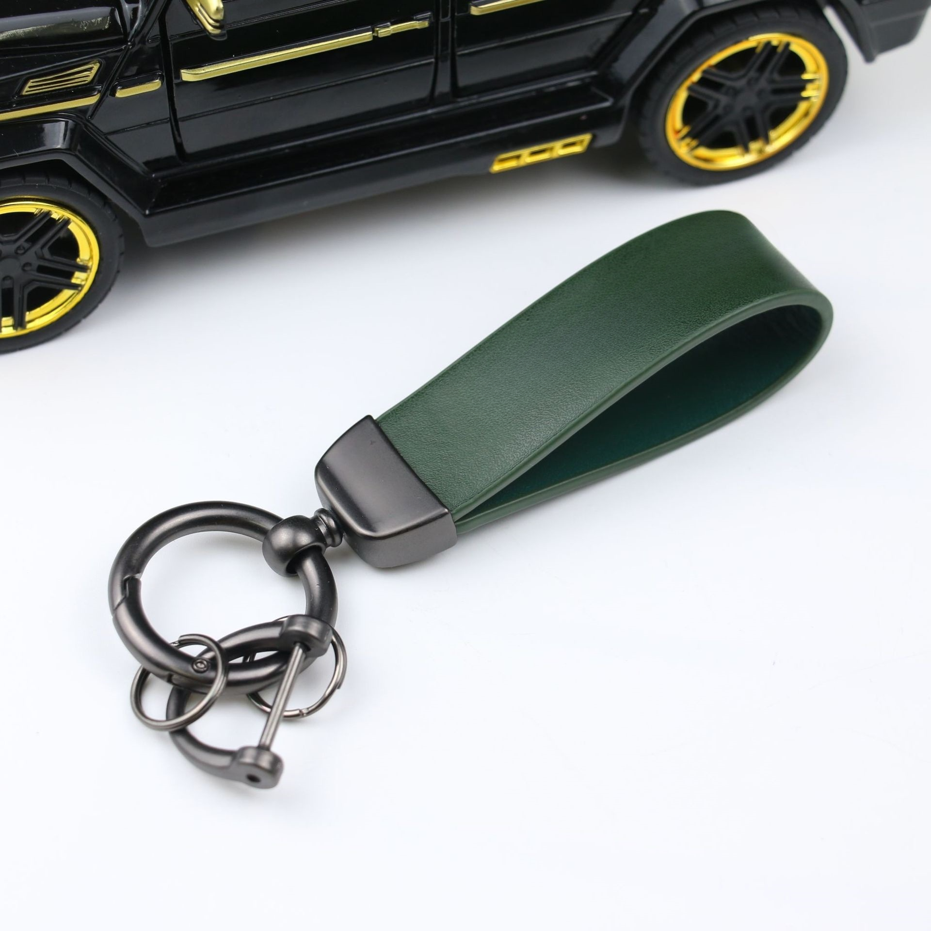 Wholesale Custom Design Mini Number Plate Brand Logo Car Keychain Metal Leather Key Chain