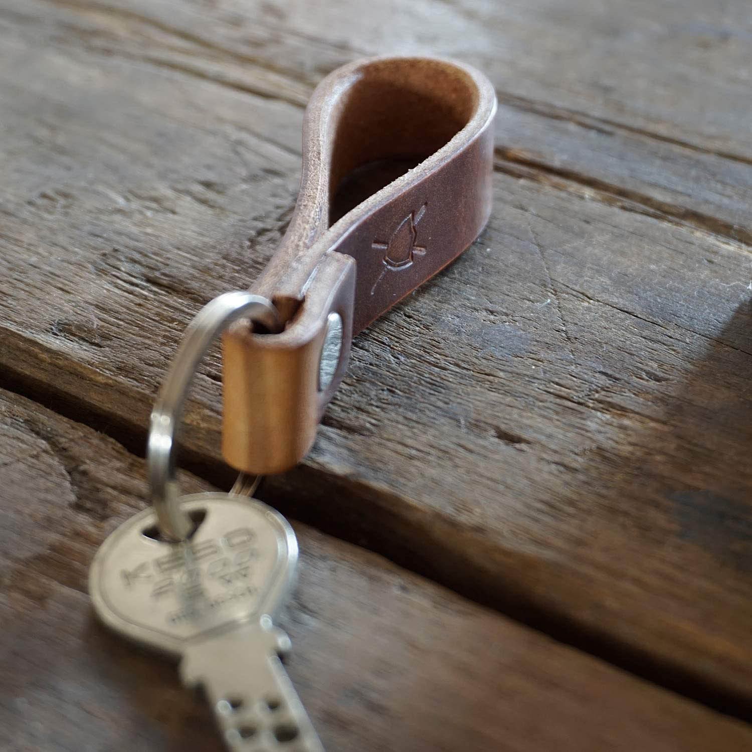 Hot Selling Personalized Gift Multi-function Leather Vintage Cowhide Car Key Rings Key Holder Keychain
