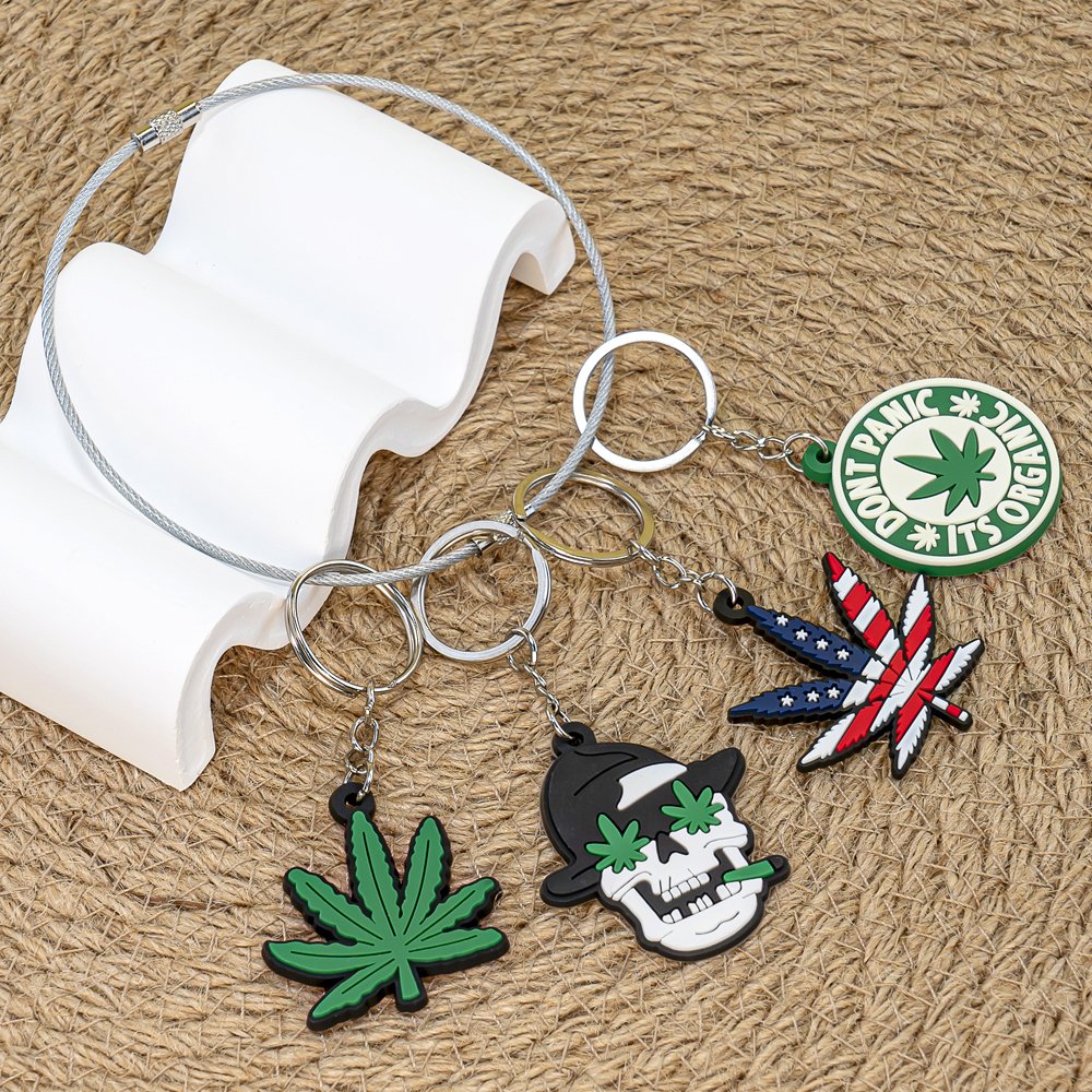 pvc keychain Cute leaf cartoon rubber keychains custom key rings gift for bag Pendant accessories Jewelry wholesale