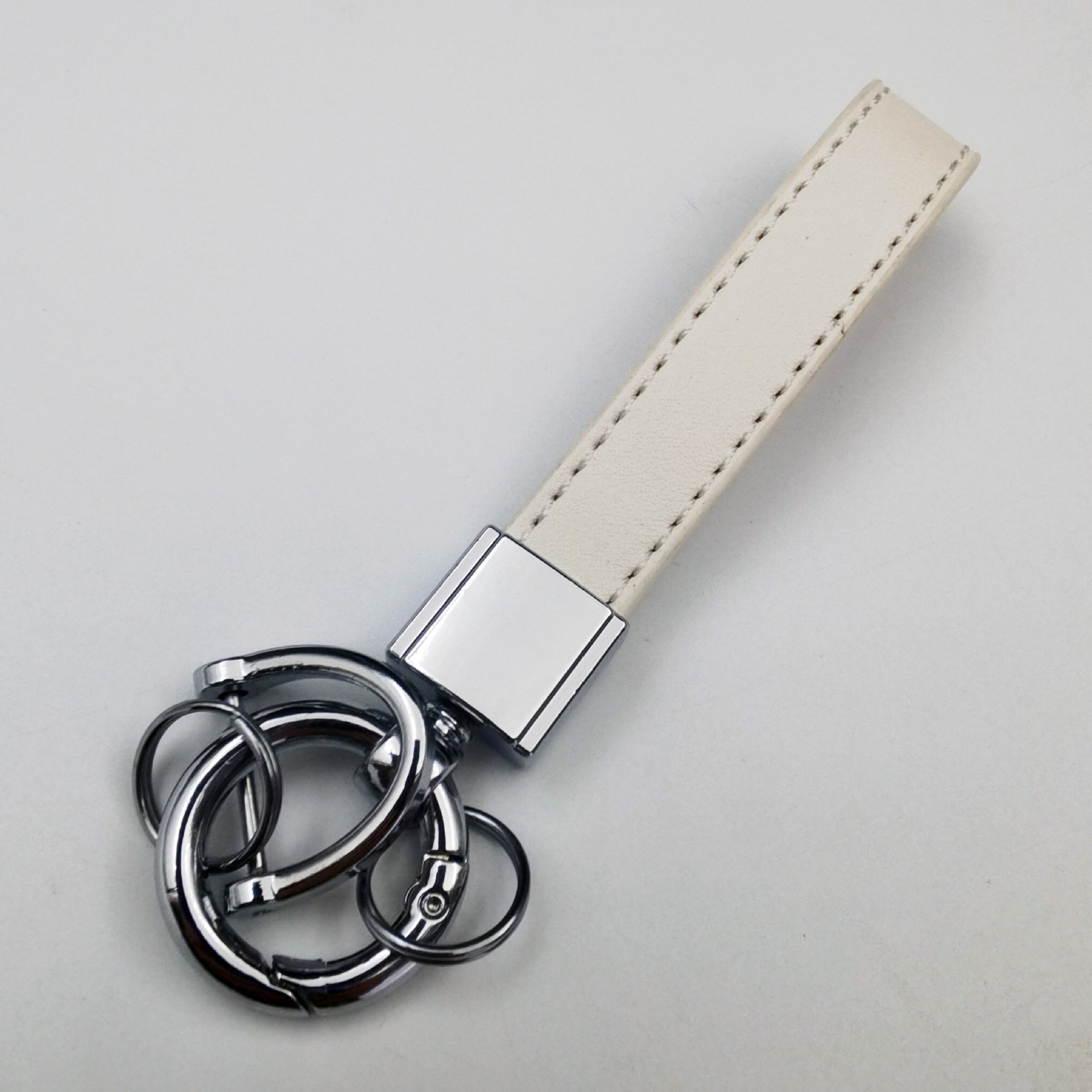 New car key chain metal creative fashion custom car logo leather key chain pendant