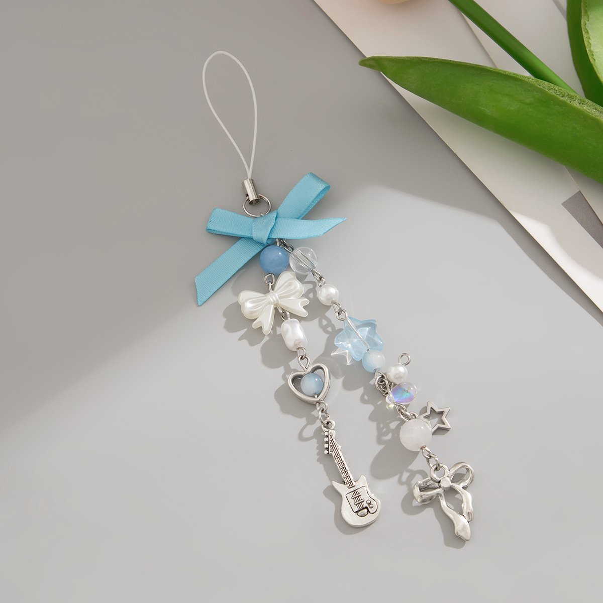 Little Fresh Sweet Cool Strawberry Bow Key chain Creative Instagram Flower Stars Love Shaped Jewelry