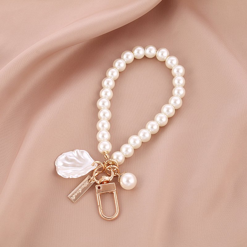Cute Pearl Keychain Keyring Luxury Women Jewelry Pearl Bead Pendant Shell Phone Bag Backpack Charm Accessory Car Key Key Chain