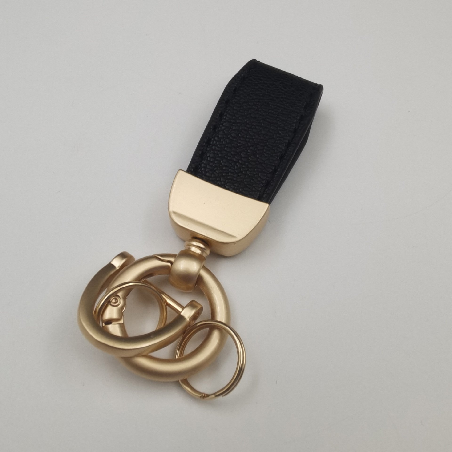 Customizable LOGO French lambskin car key chain High-grade leather car key ring accessories Car decoration accessories