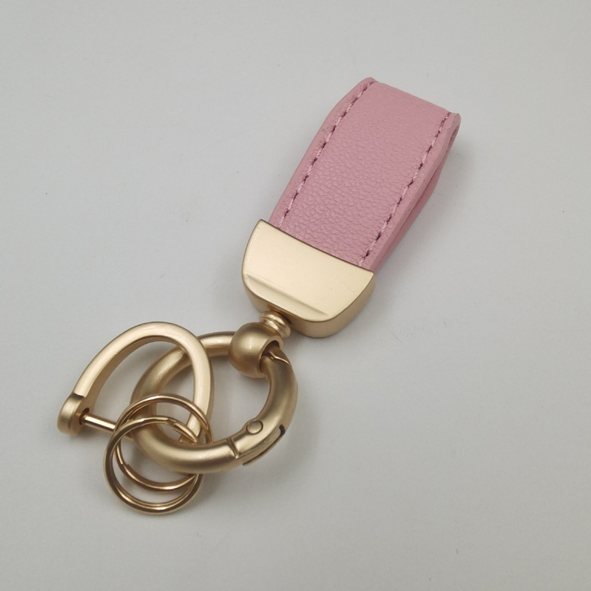 Customizable LOGO French lambskin car key chain High-grade leather car key ring accessories Car decoration accessories