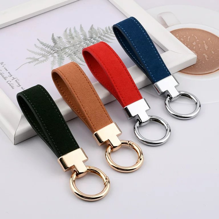 Customized Wholesale Promotional Gifts Car Keychain Accessories Charms Fashion Hooked Leather Keychains