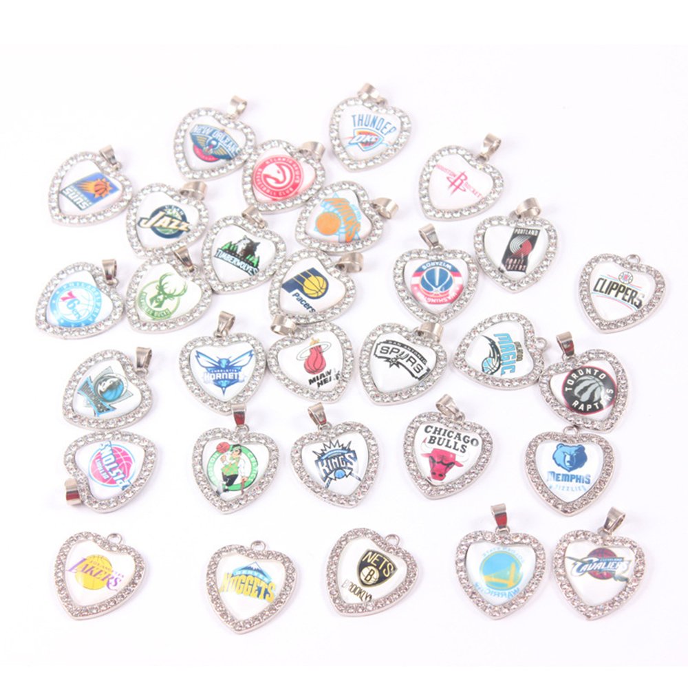Customized Hard Enamel All 32 NFL Football Teams Sports Rhinestone Keychains Keyrings Pendant Custom NFL Heart Keychain