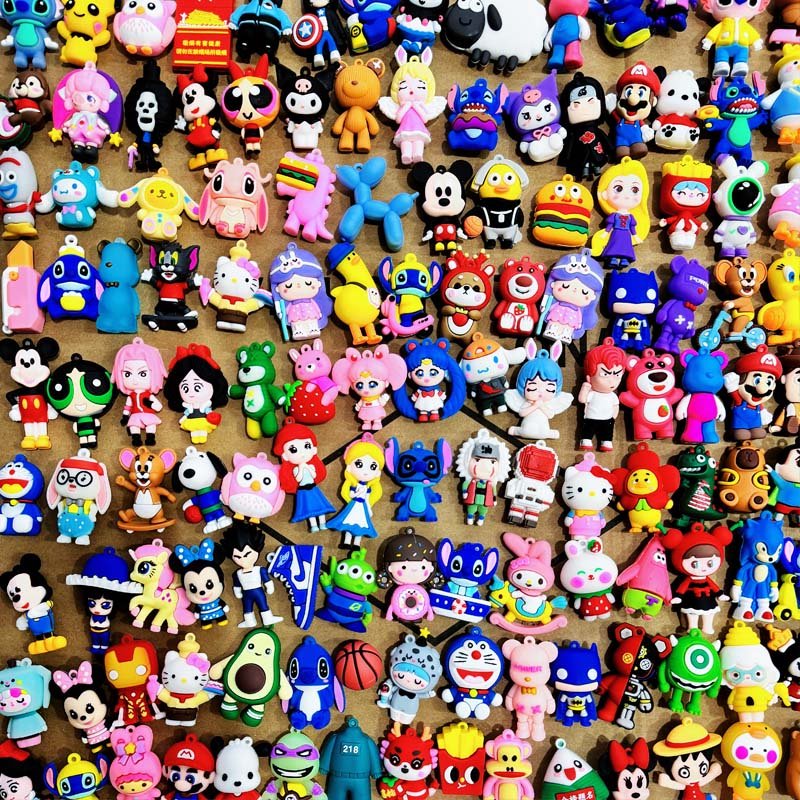 Tide Play Doll Promotional Car Keychain Accessories Cheap Cartoon Anime Animal PVC Key Ring Lanyards Rubber Key Holder