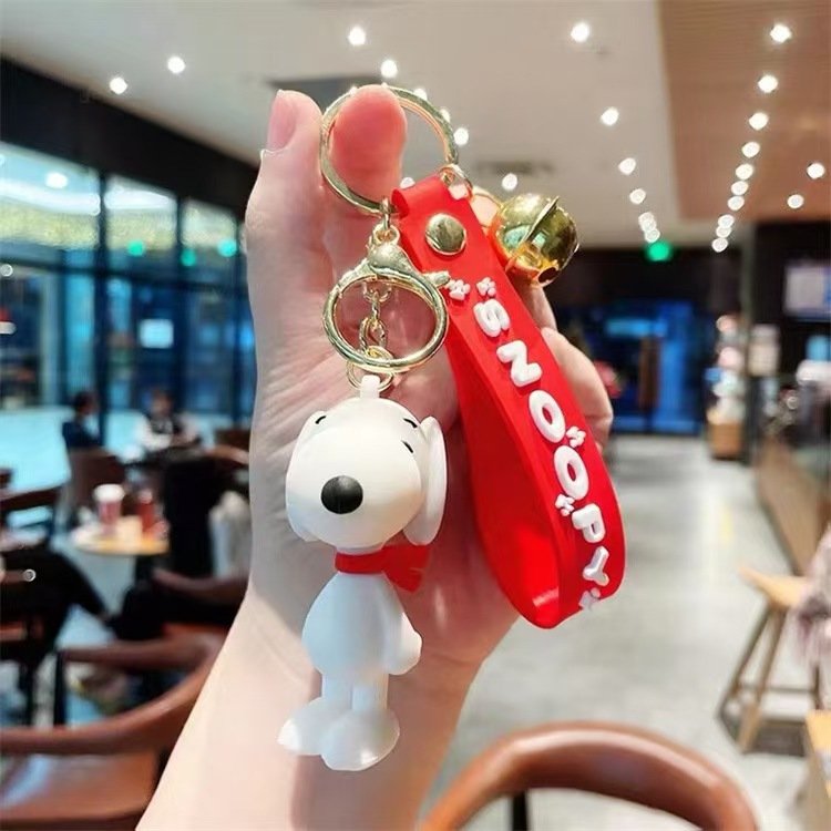 Rubber Cartoon Keychain PVC Snoopy Charlie Keychain 3D Doll Cute Bag Pendant Car Key Rings Accessories Children Toys Ornament