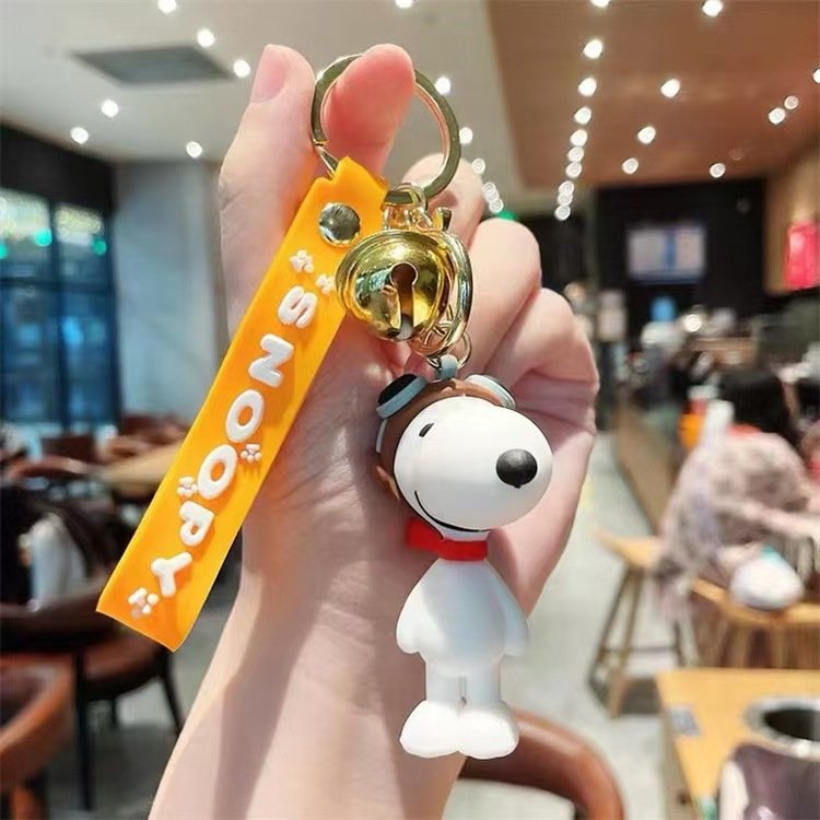 Rubber Cartoon Keychain PVC Snoopy Charlie Keychain 3D Doll Cute Bag Pendant Car Key Rings Accessories Children Toys Ornament