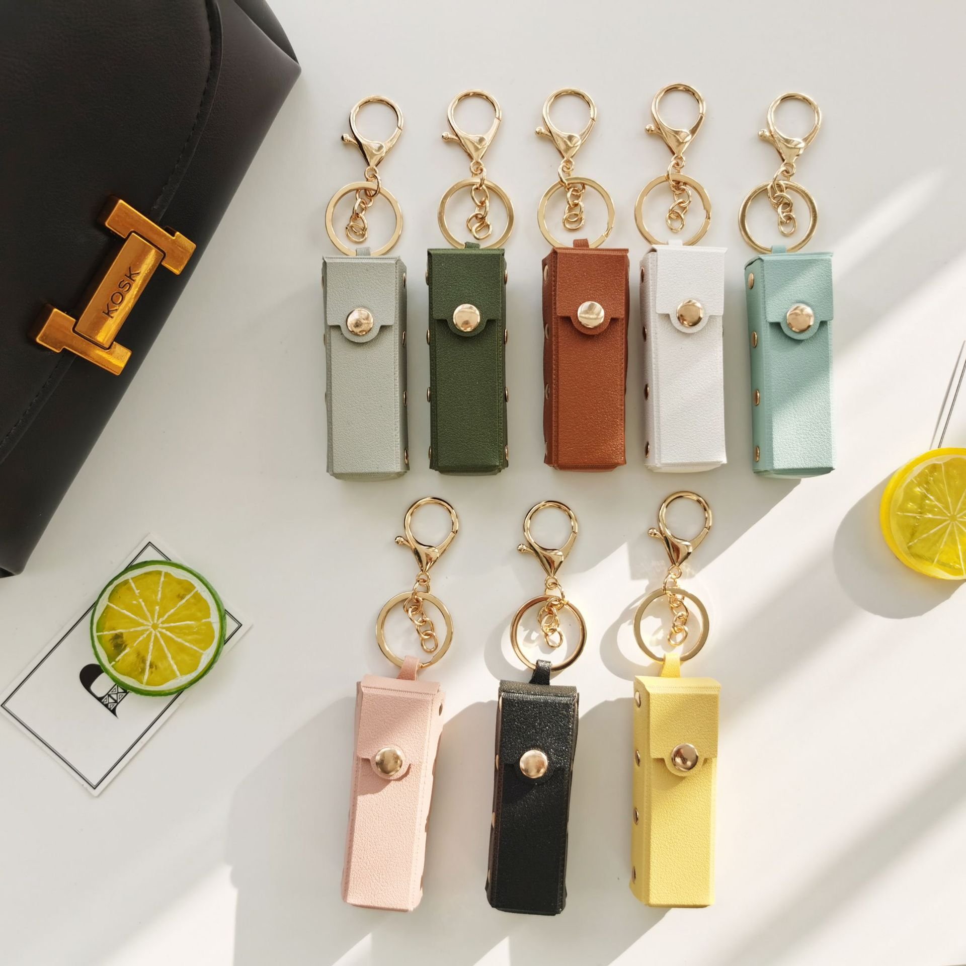 Hot Sale Cute Mini PU Leather Lipstick Holder Keychain Storage Bag Travel Accessories Women Makeup Lip Gloss Holder Keychain