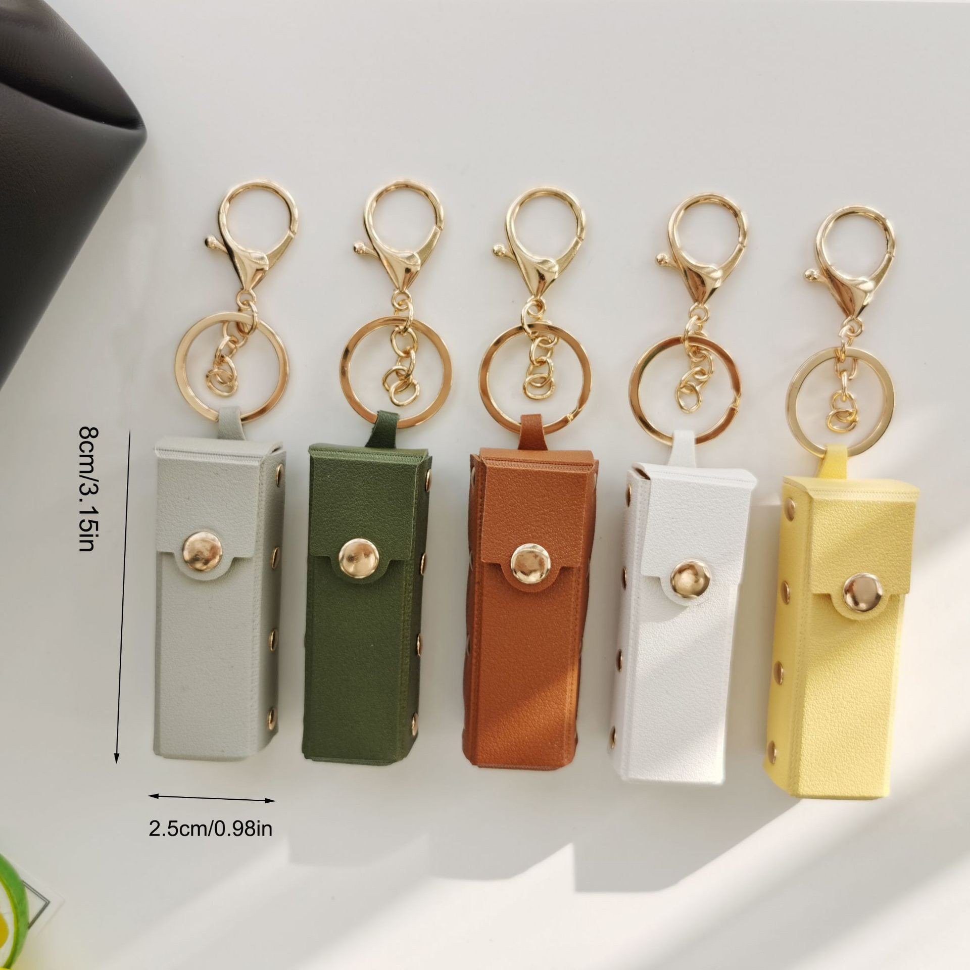 Hot Sale Cute Mini PU Leather Lipstick Holder Keychain Storage Bag Travel Accessories Women Makeup Lip Gloss Holder Keychain