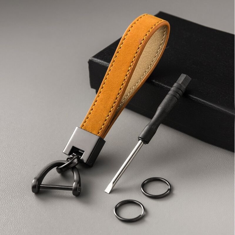 Custom luxury keychain accessories wholesale car keychain handmade genuine leather keychain