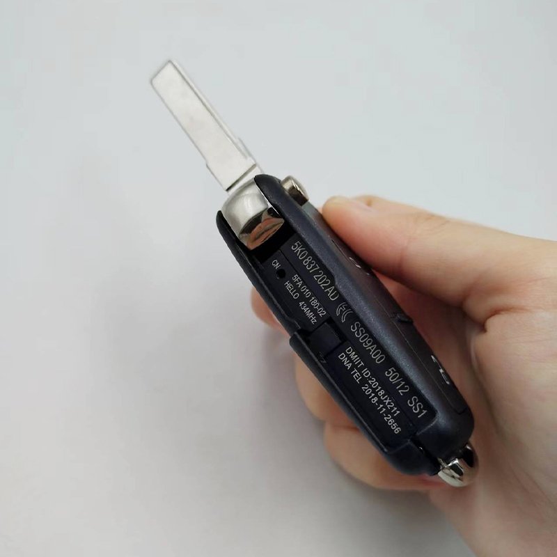 Car Key Accessories Blank Car Keys Replacement Case Car Remote Key Shell suitable for Jetta Voyage G6 Tiguan Volkswagen