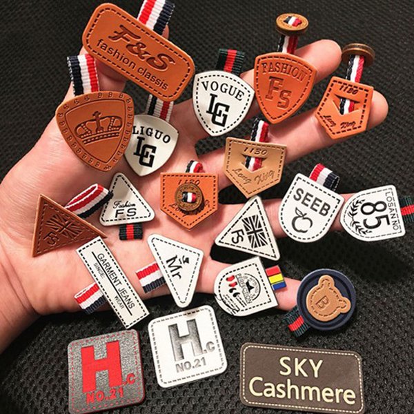 Luxury Personalized Faux Pu Genuine Real Leather Car Clip Keychain Tag Custom Logo Leather Key Chains Leather Keychain With Logo