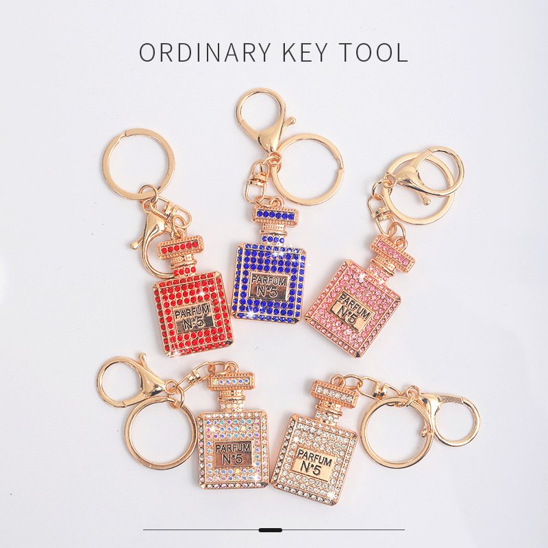 Fashion new perfume bottle metal keychain car accessories key pendant colorful diamond keychains in stock