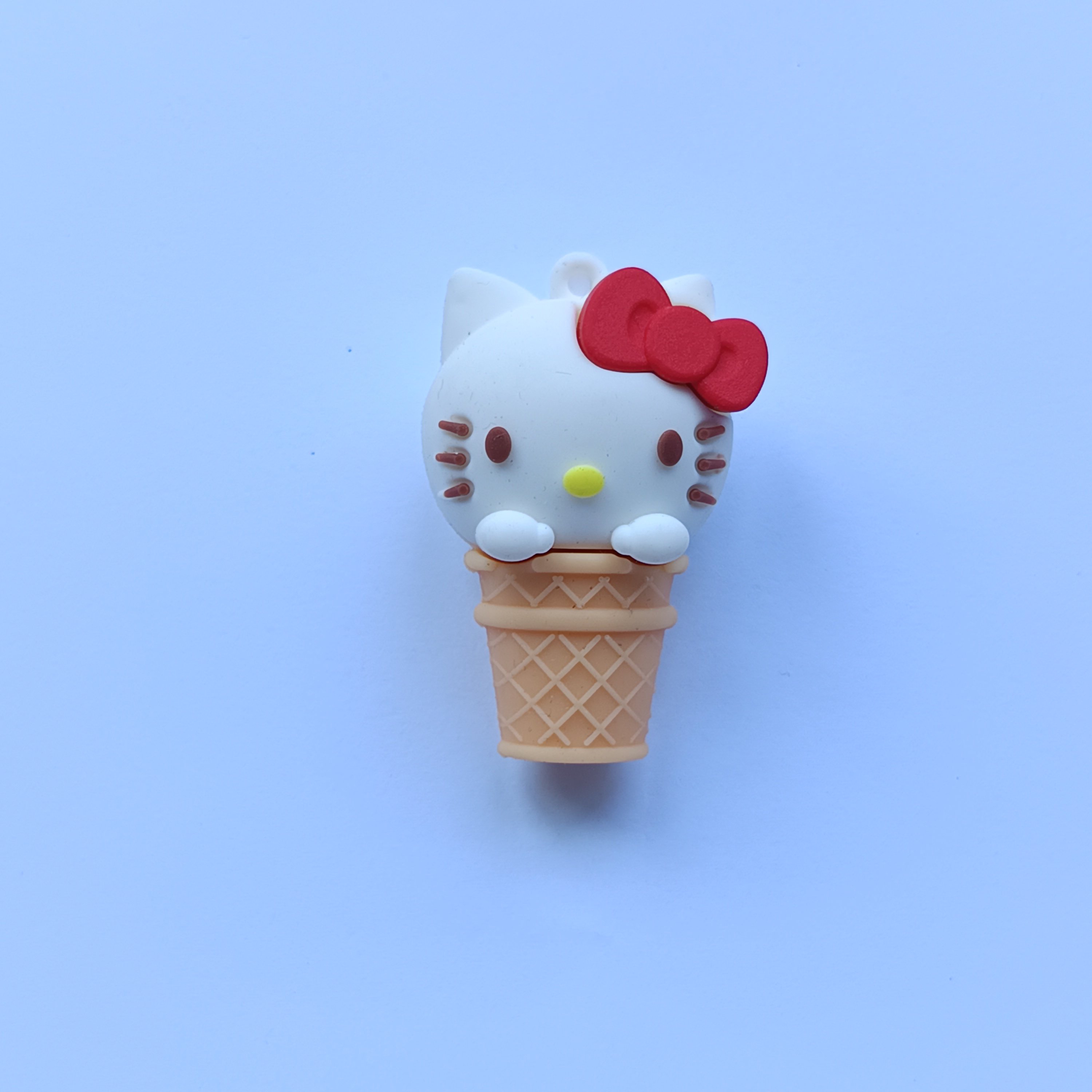 Factory Customization wholesale PVC Mini cartoon Anime ice-cream Kitty keychain doll key ring accessories Car Pendant