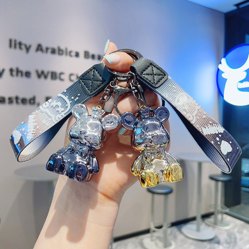 Cartoon resin figure electroplated gradient crown bear keychain advanced sense bag car key chain pendant small gift wholesale