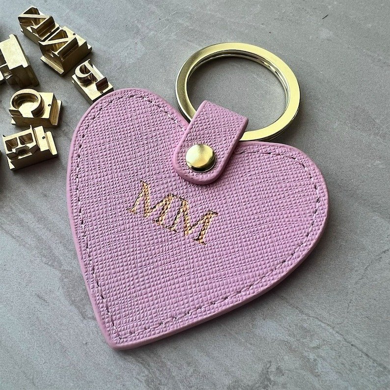 Personalised Custom Leather Keychain Lager Heart Pendant Keychains Creative Name Initials Keyring For New Car Bag Key Gift
