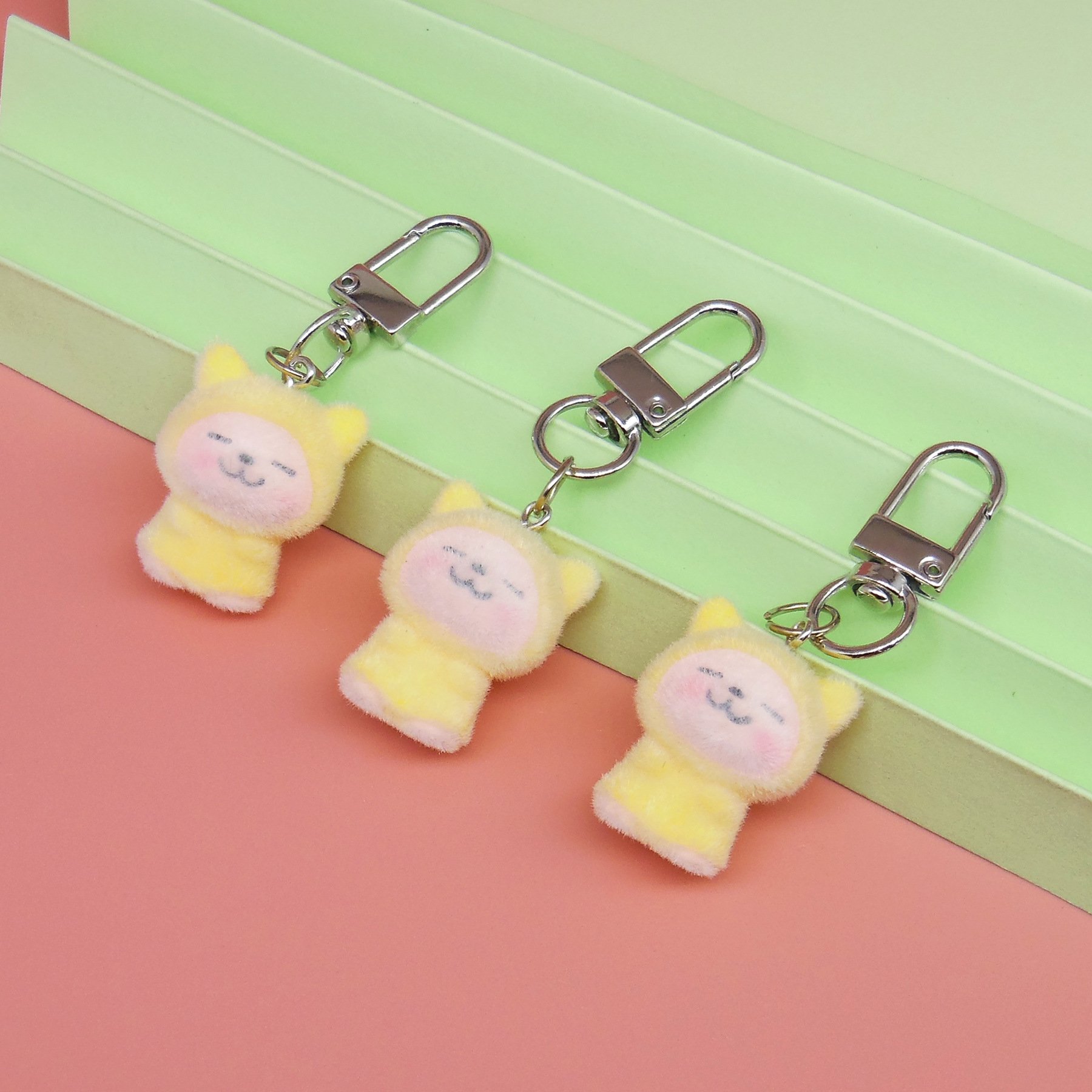 2024 Cartoon Flocking Bear Keychain Animals Doll Resin Key chains Cute Pom Pom keyrings Cat Dog Cow Koala Bunny Plush Keychain