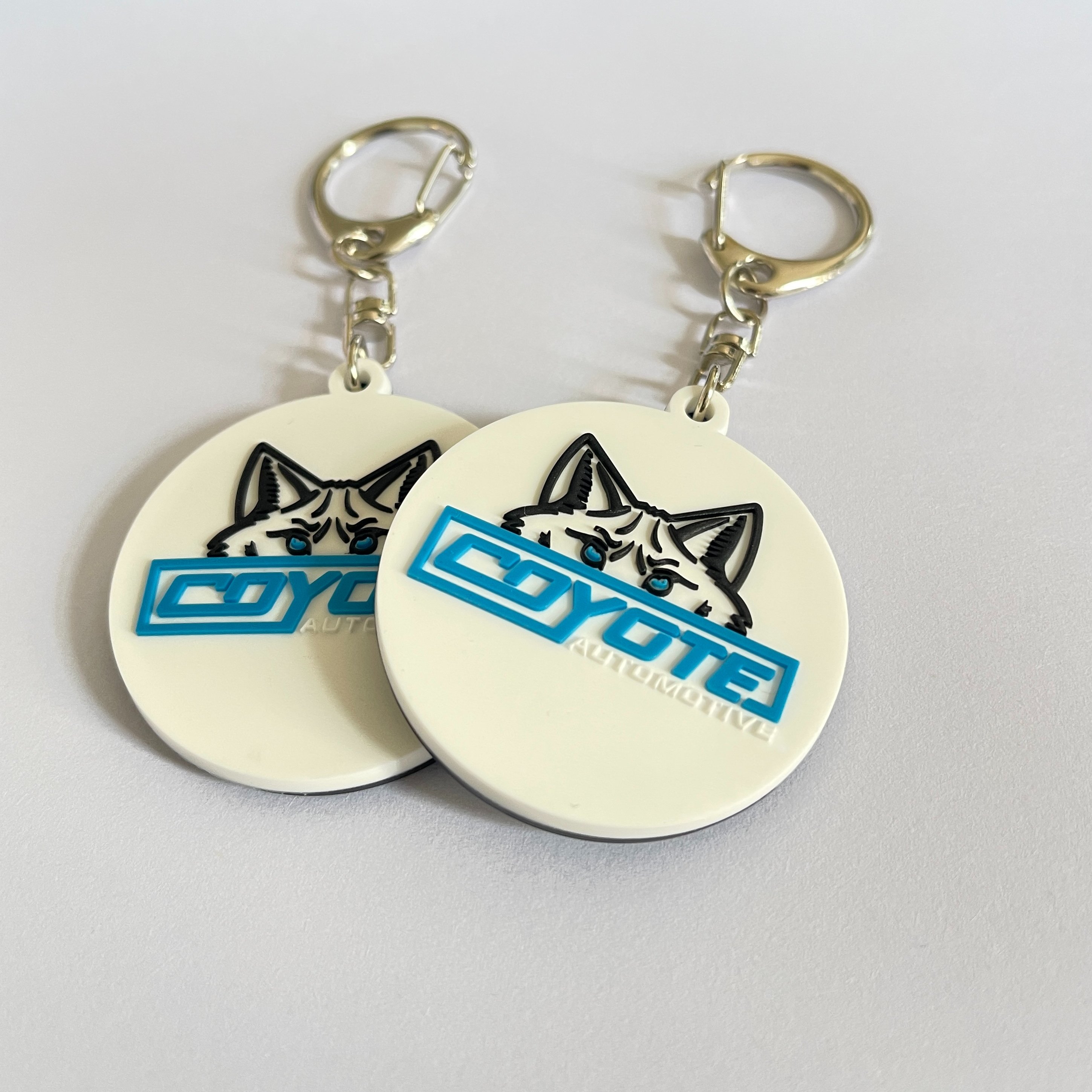 Promotion Japanese Anime Metal Keychain Elegant Eagle Beak Key Tag for Motorcycles Cars Backpacks Fashion Accessories Gift