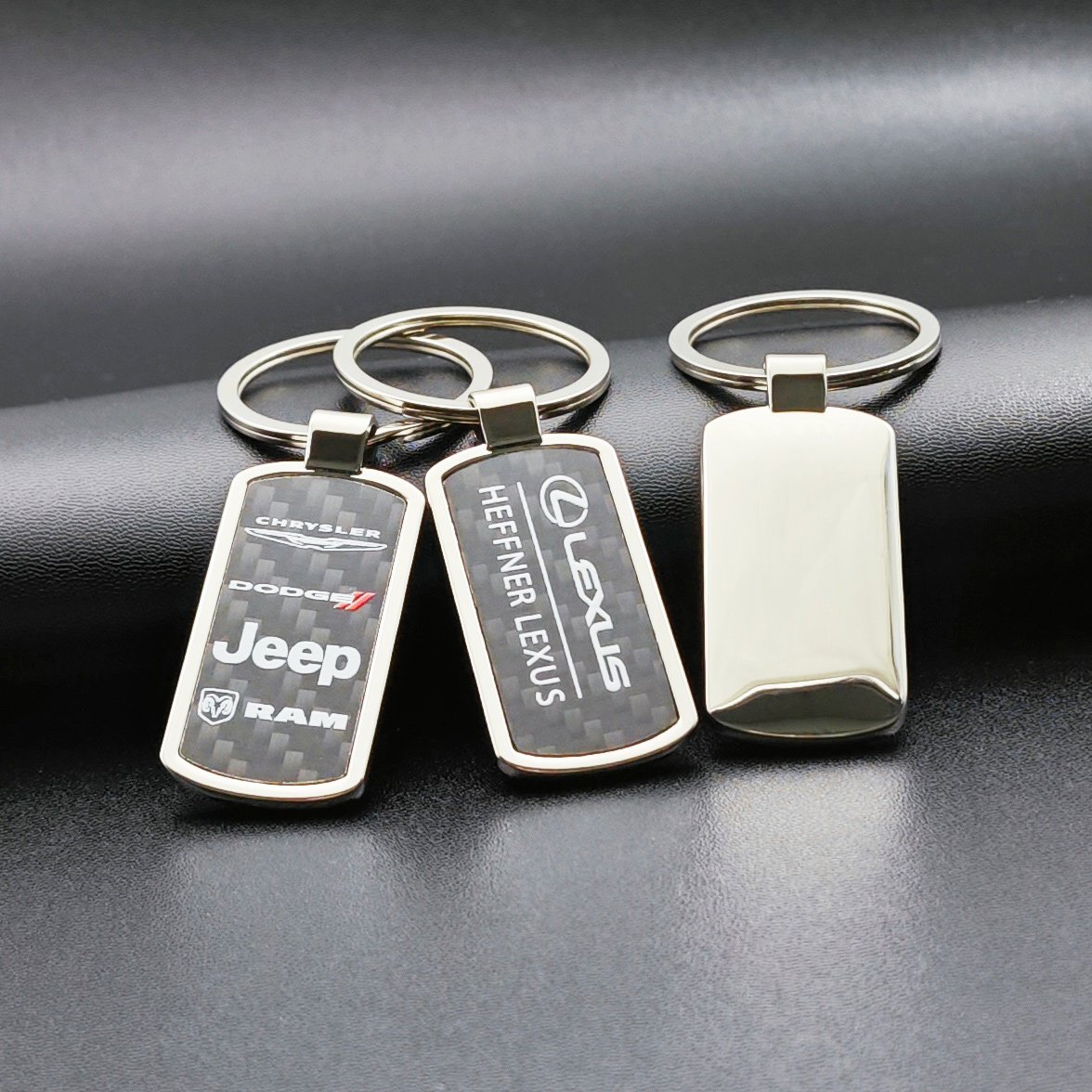 Wholesale Customize UV printing logo Keychain Luxury Designer Sublimation Blank Custom Style Car Metal Carbon Fiber Keychain