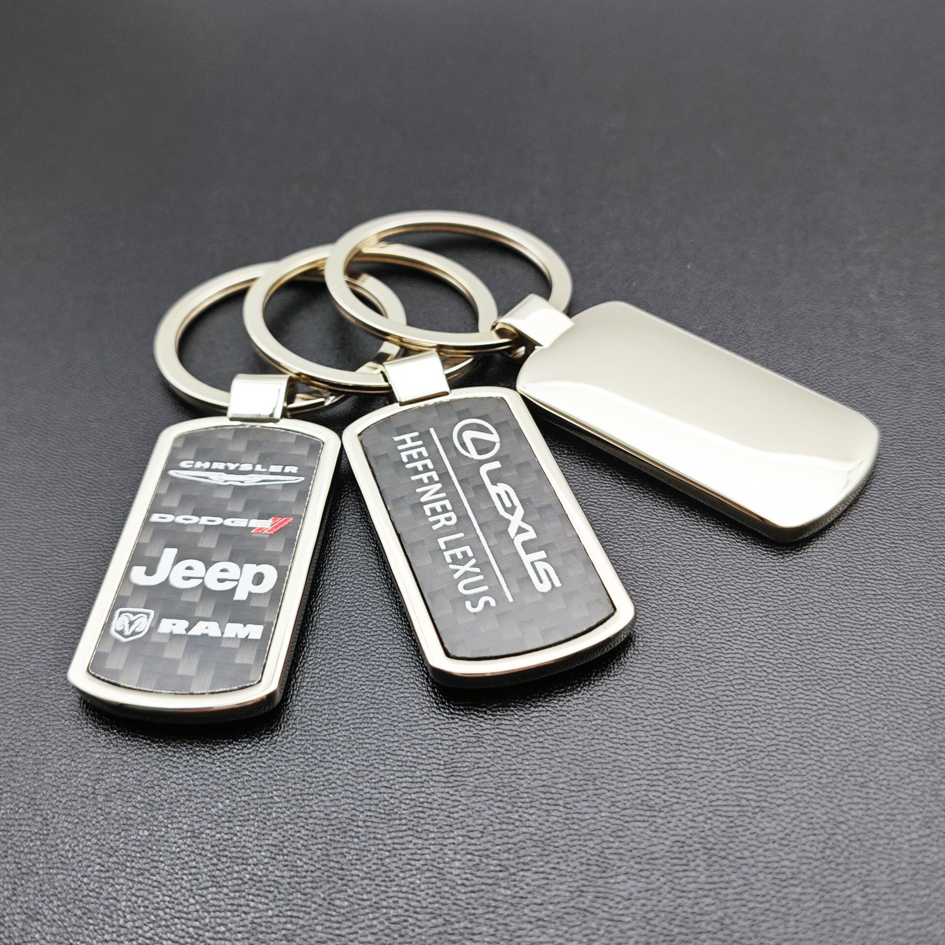 Wholesale Customize UV printing logo Keychain Luxury Designer Sublimation Blank Custom Style Car Metal Carbon Fiber Keychain