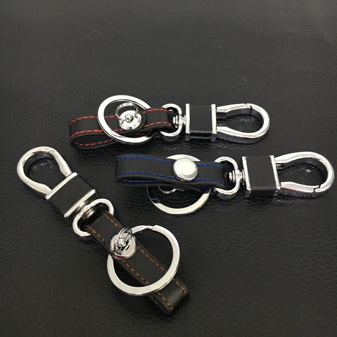 Car Accessories Car Key Package Screw / Dog Buckle / Leather Keychain Anti-lost Keychain