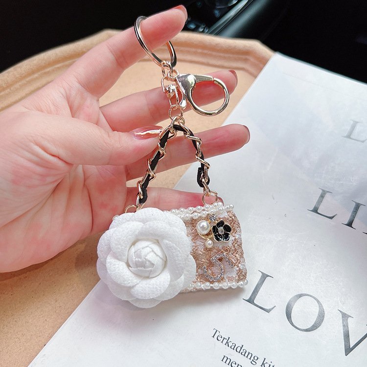 Creative Beautiful Bag Keychains Delicate Key Chain Women Charm Keyring Gifts Creative Camellia Handbag Bag Pendant Keychain