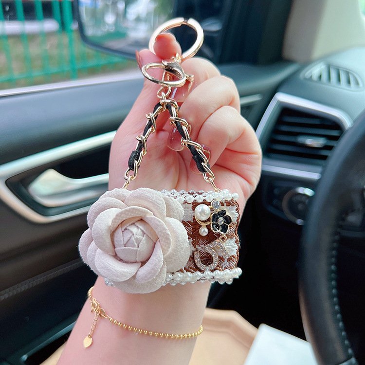 Creative Beautiful Bag Keychains Delicate Key Chain Women Charm Keyring Gifts Creative Camellia Handbag Bag Pendant Keychain